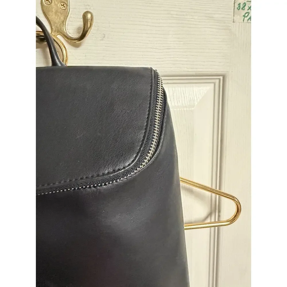 Dkny container 35